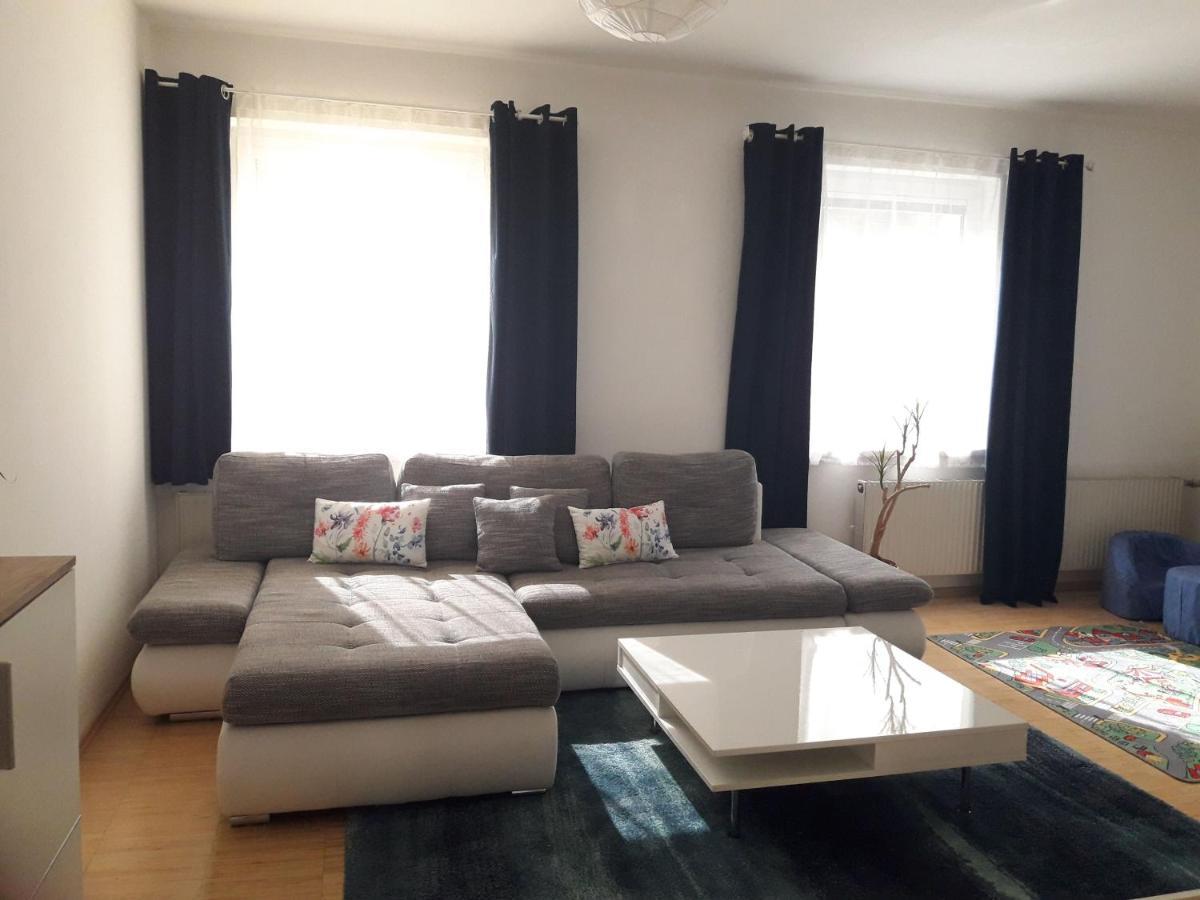 Apartment Traumapartment Poestlingberg, Reservierter Parkplatz, 4 Schlafzimmer Linz