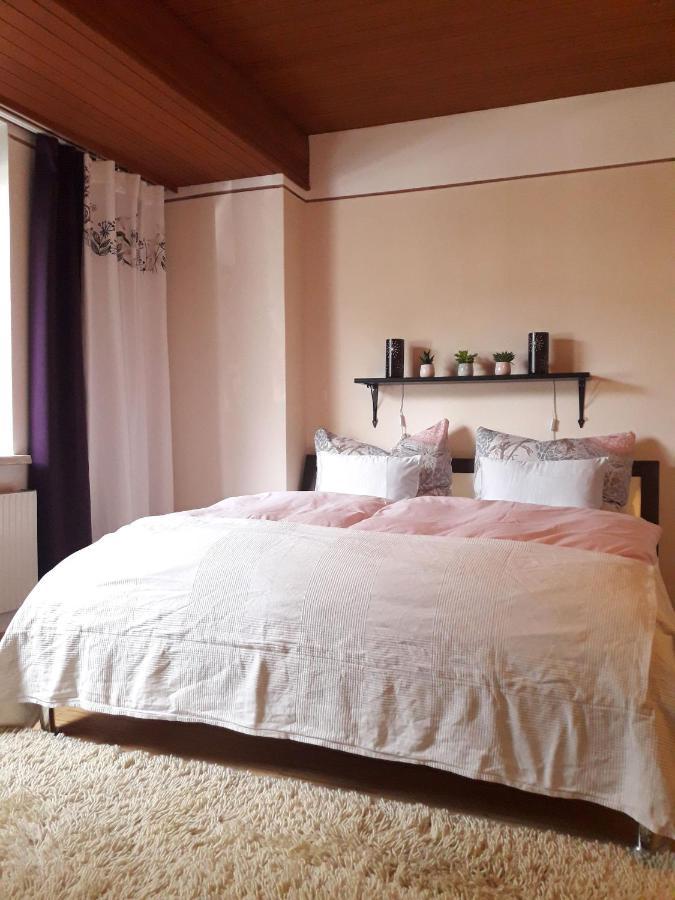 Traumapartment Poestlingberg, Reservierter Parkplatz, 4 Schlafzimmer Linz